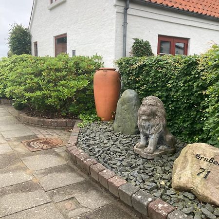 Gaeste Anneks Hos Hanne イェリング エクステリア 写真